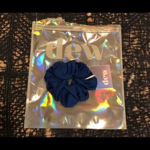 Dew edit scrunchie